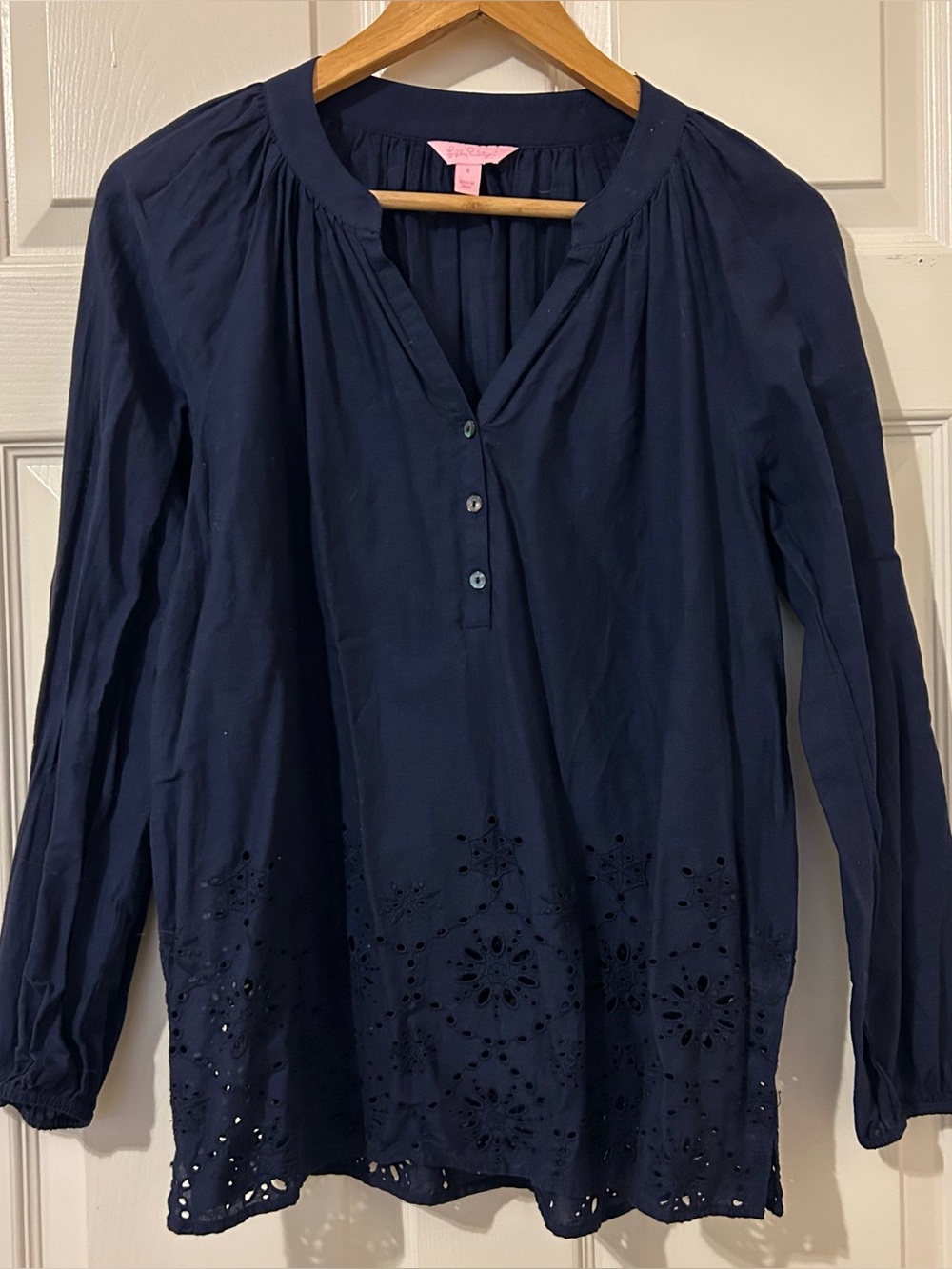 Lilly Pulitzer 100% cotton eyelet long sleeve top with buttons navy blue sz S